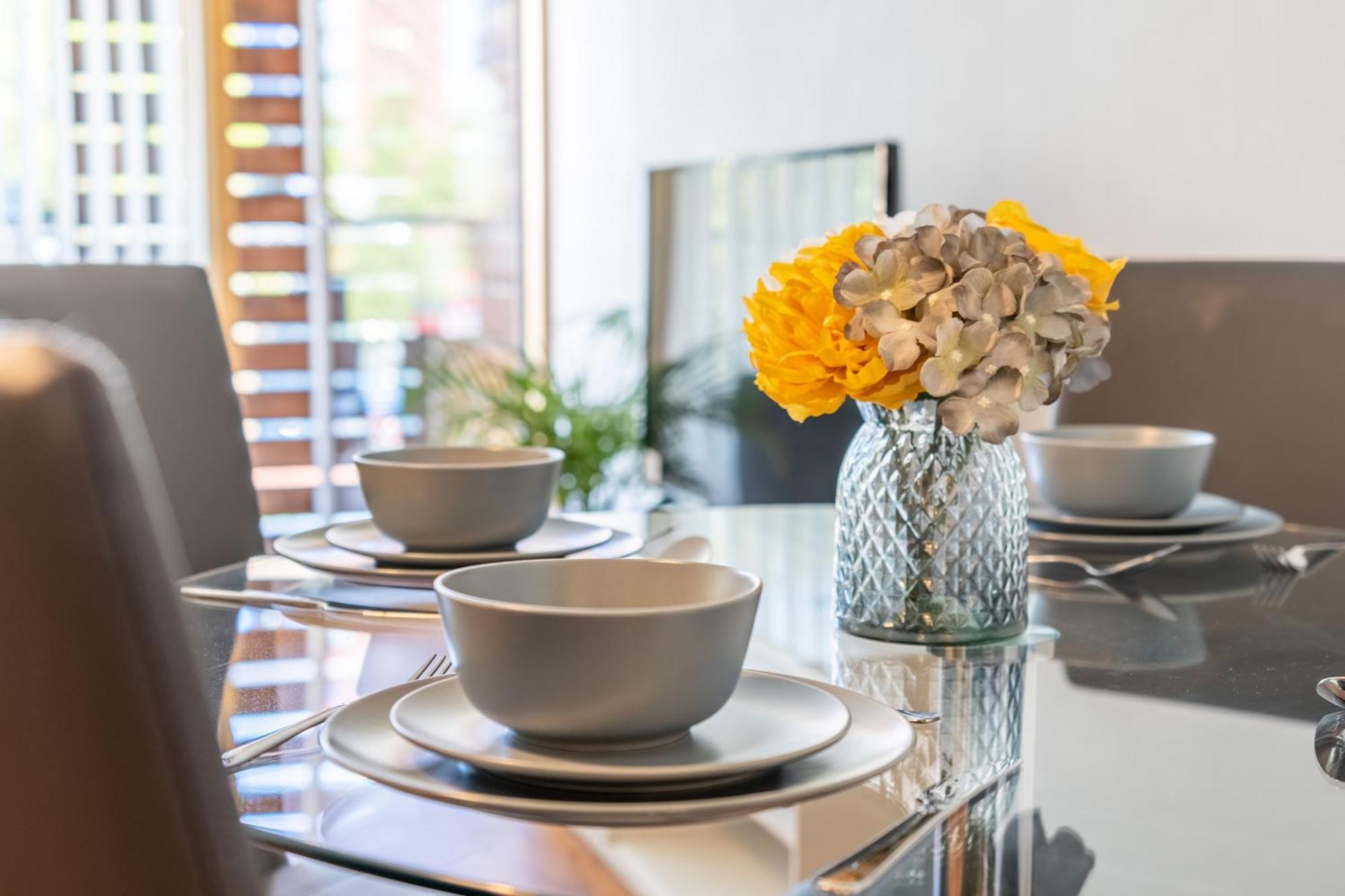 Cotels At Vizion Serviced Apartments, Superfast Broadband, Central Location, Free Parking, Fully Equipped Kitchen 밀턴 케인즈 외부 사진