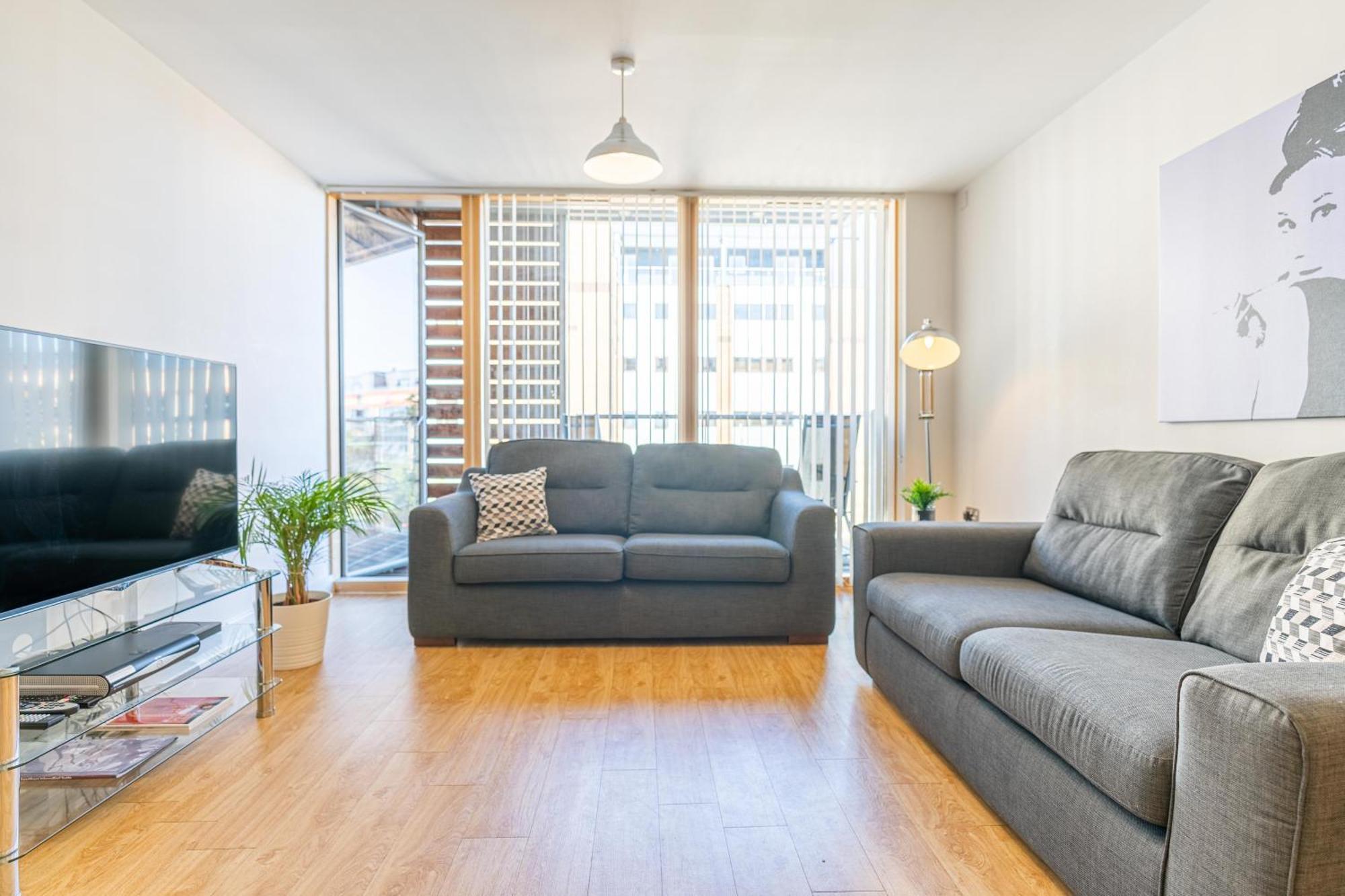 Cotels At Vizion Serviced Apartments, Superfast Broadband, Central Location, Free Parking, Fully Equipped Kitchen 밀턴 케인즈 외부 사진